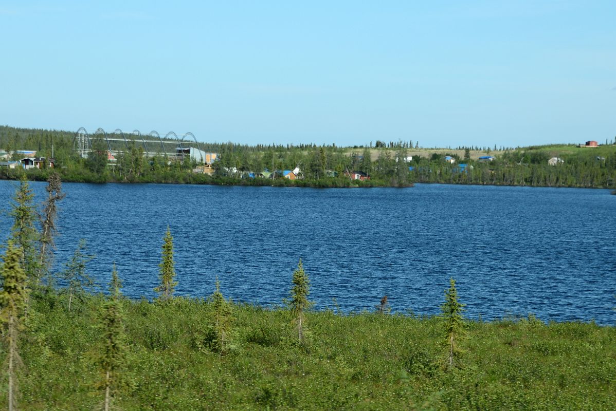 10C Midway Lake Close Up At Dempster Highway KM 516 On Day Tour From Inuvik To Arctic Circle